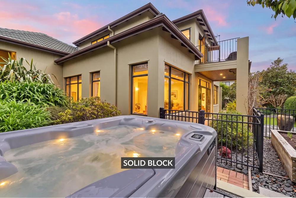 Photos of 11 Summerfield Lane