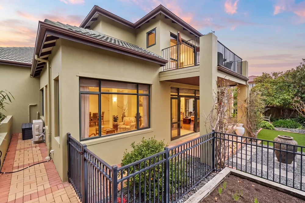 Photos of 11 Summerfield Lane