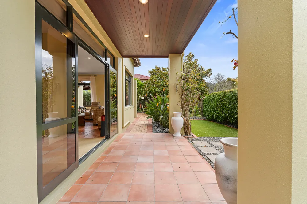 Photos of 11 Summerfield Lane