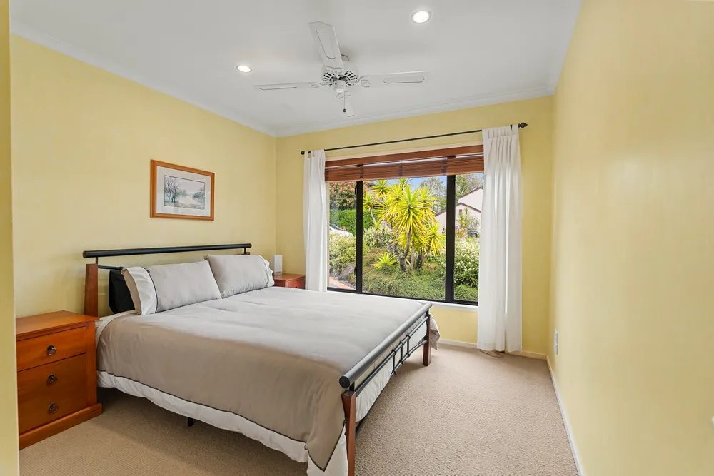Photos of 11 Summerfield Lane