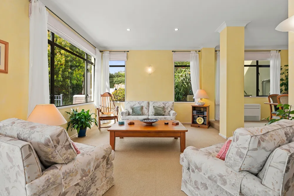 Photos of 11 Summerfield Lane