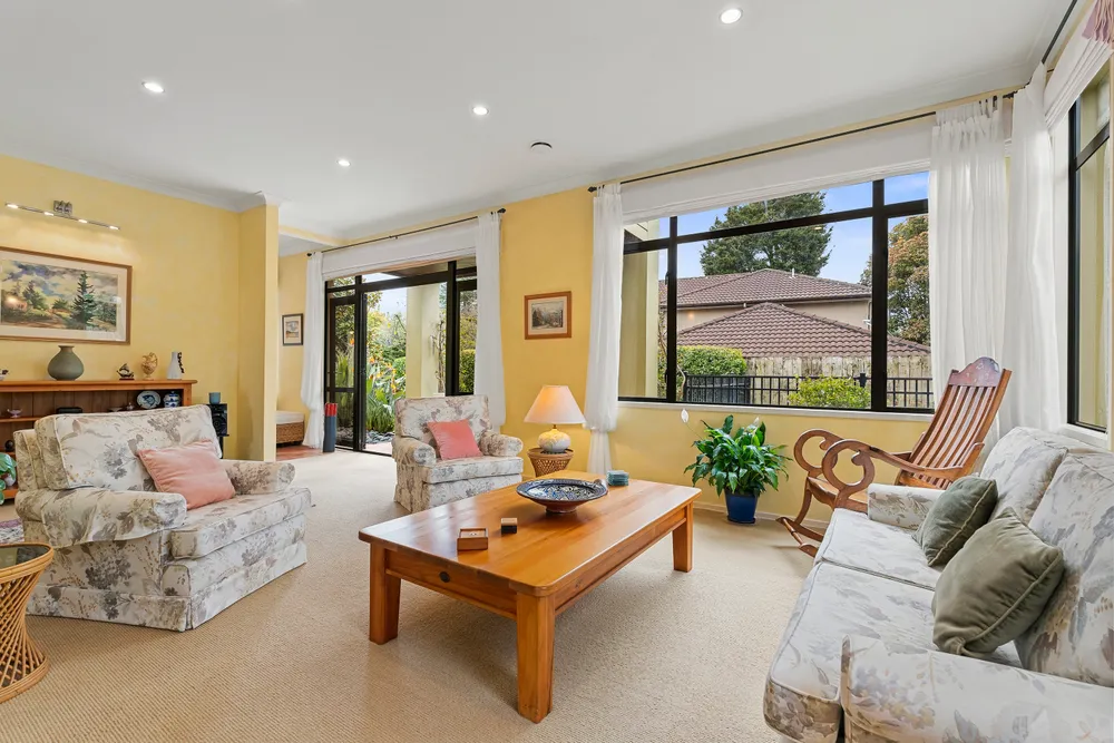 Photos of 11 Summerfield Lane