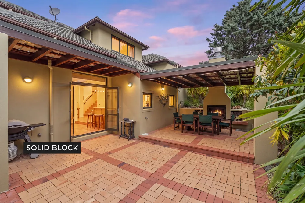 Photos of 11 Summerfield Lane
