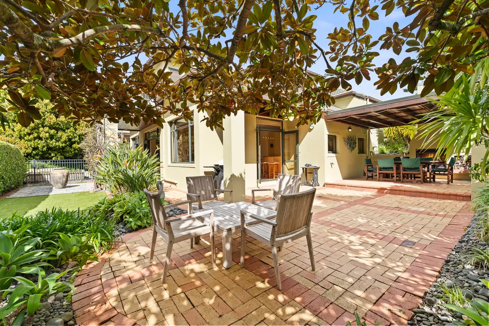 Photos of 11 Summerfield Lane