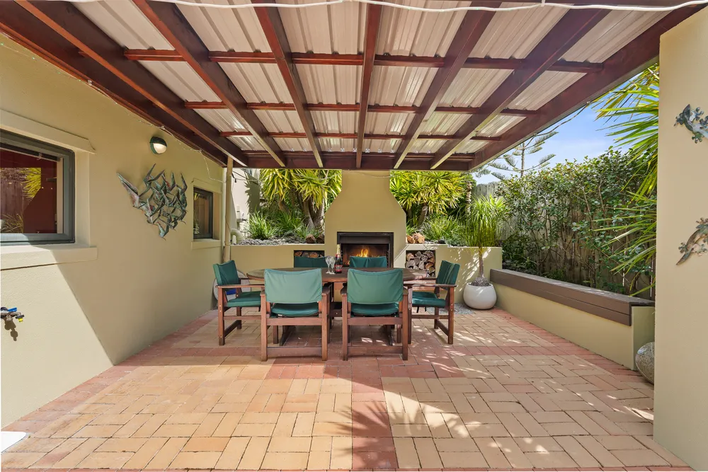 Photos of 11 Summerfield Lane