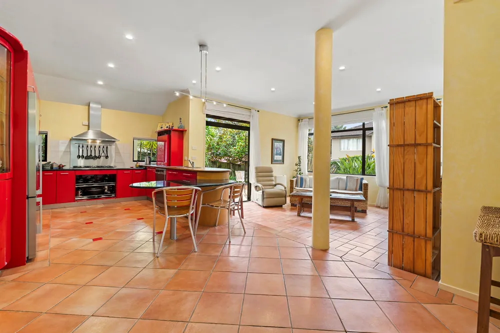 Photos of 11 Summerfield Lane
