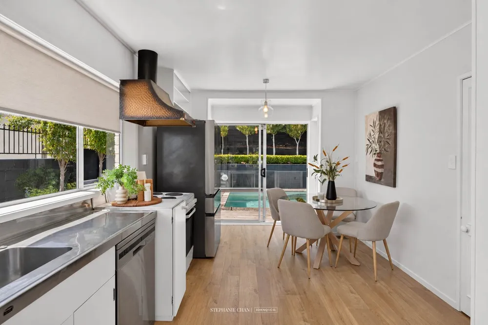 Photos of 6 Stoneyroyd Gardens