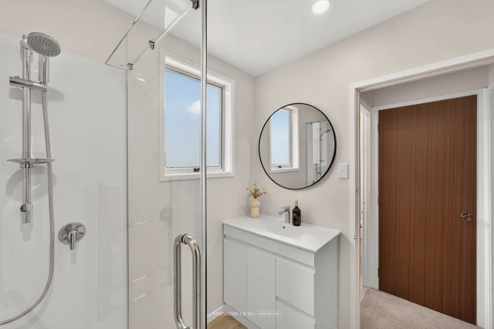 Photos of 6 Stoneyroyd Gardens