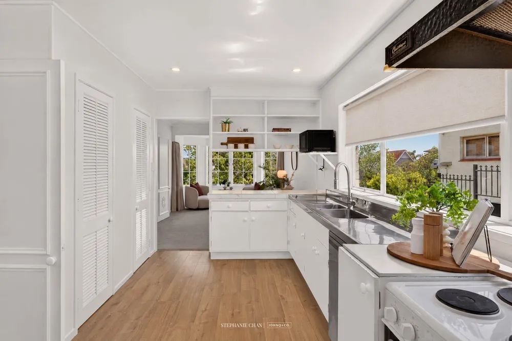 Photos of 6 Stoneyroyd Gardens