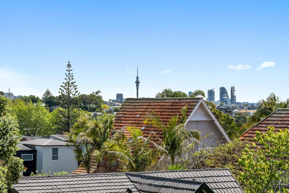 Photos of 6 Stoneyroyd Gardens