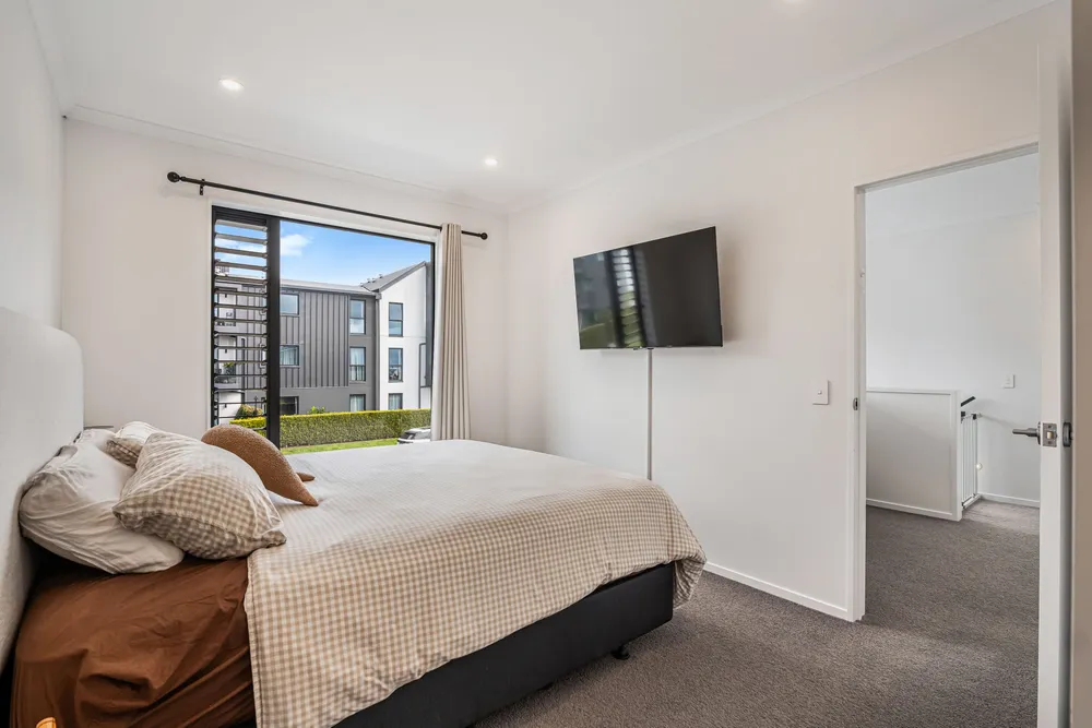 Photos of 84 Symes Drive