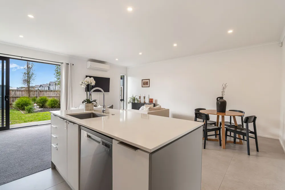 Photos of 84 Symes Drive