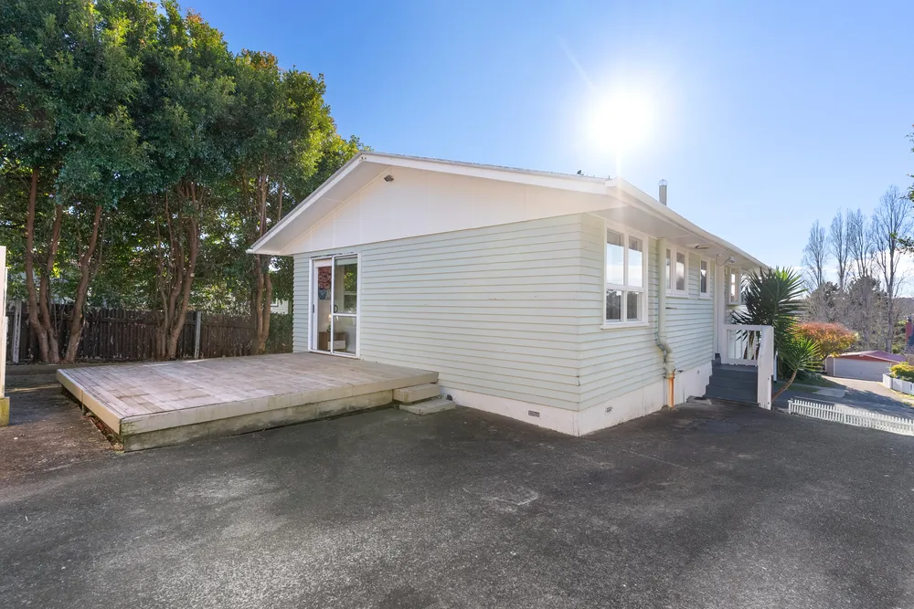 Photos of 33 Ennis Avenue