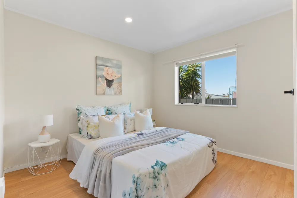 Photos of 33 Ennis Avenue