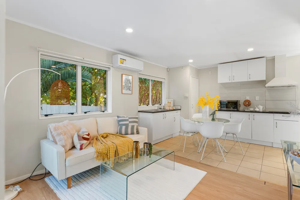 Photos of 33 Ennis Avenue