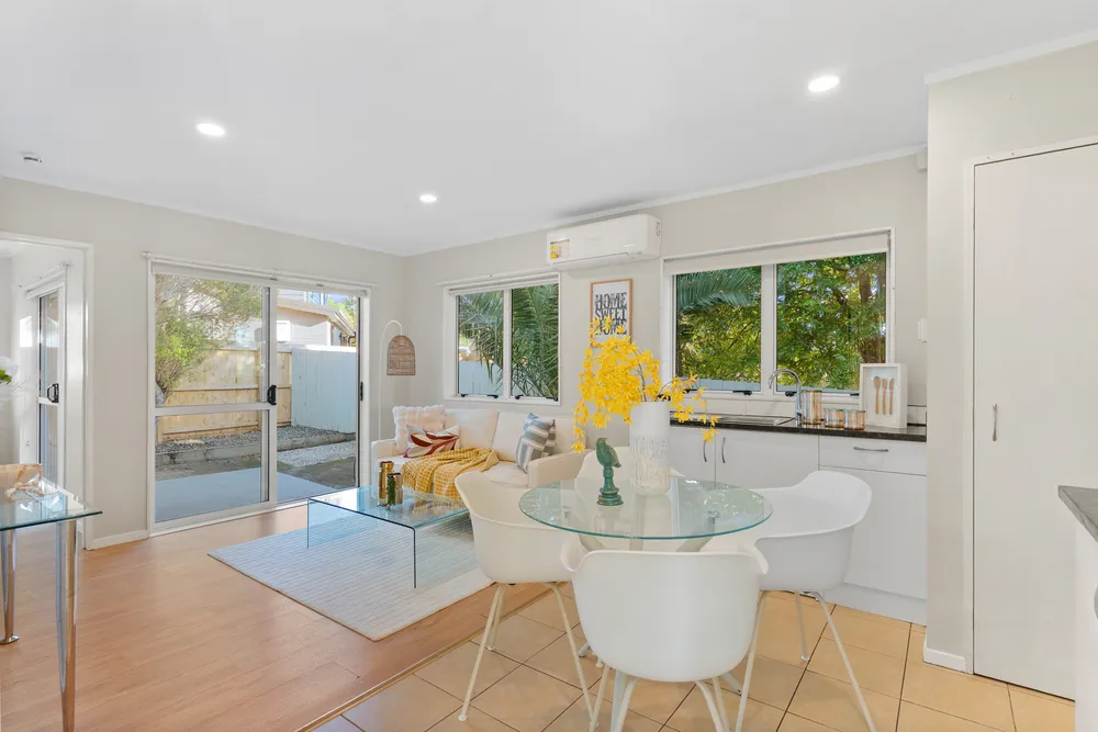 Photos of 33 Ennis Avenue