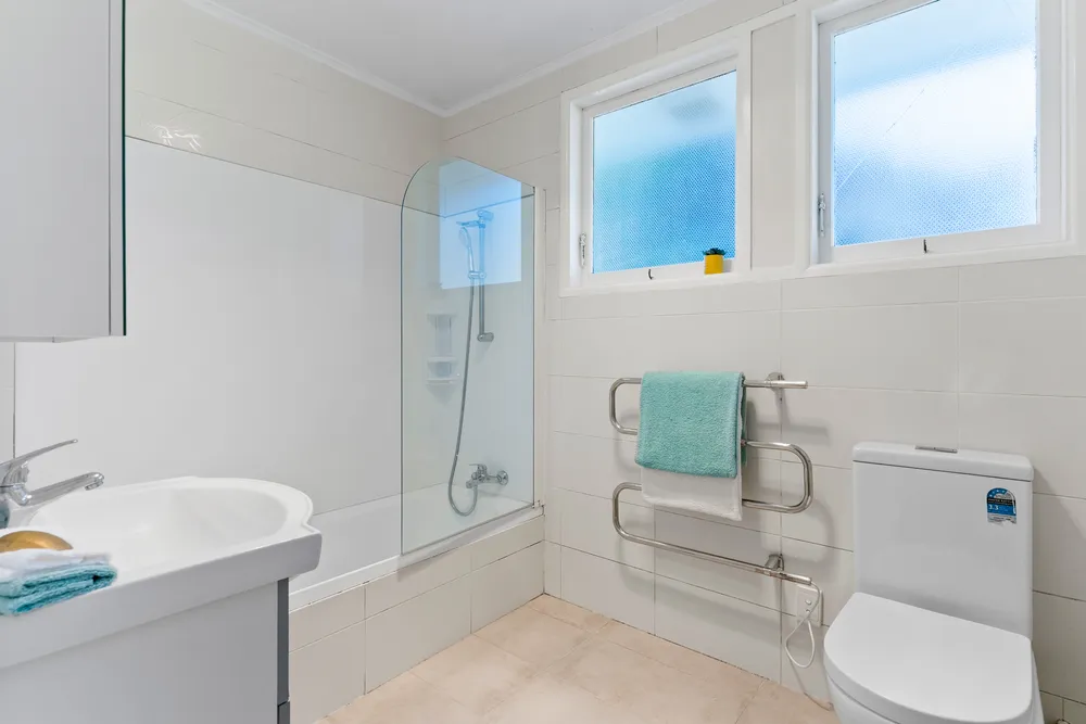 Photos of 33 Ennis Avenue