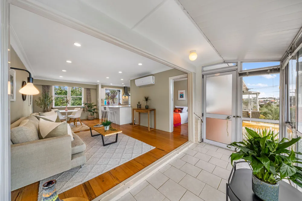 Photos of 2/1 Appleyard Crescent