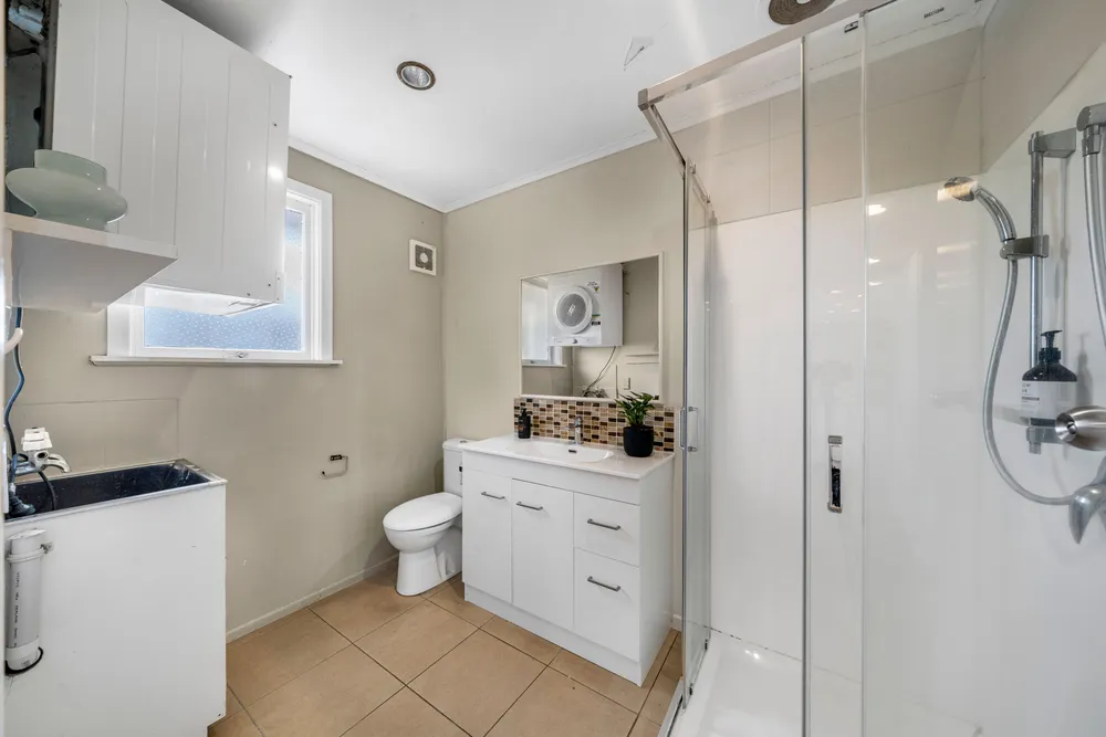 Photos of 2/1 Appleyard Crescent
