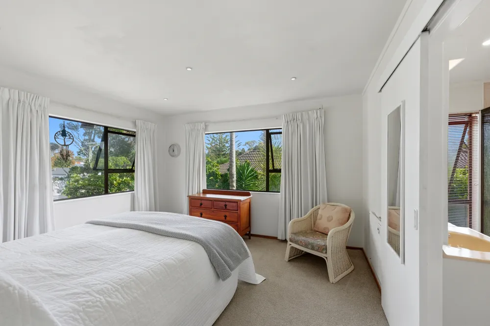 Photos of 2 Geoffrey Road