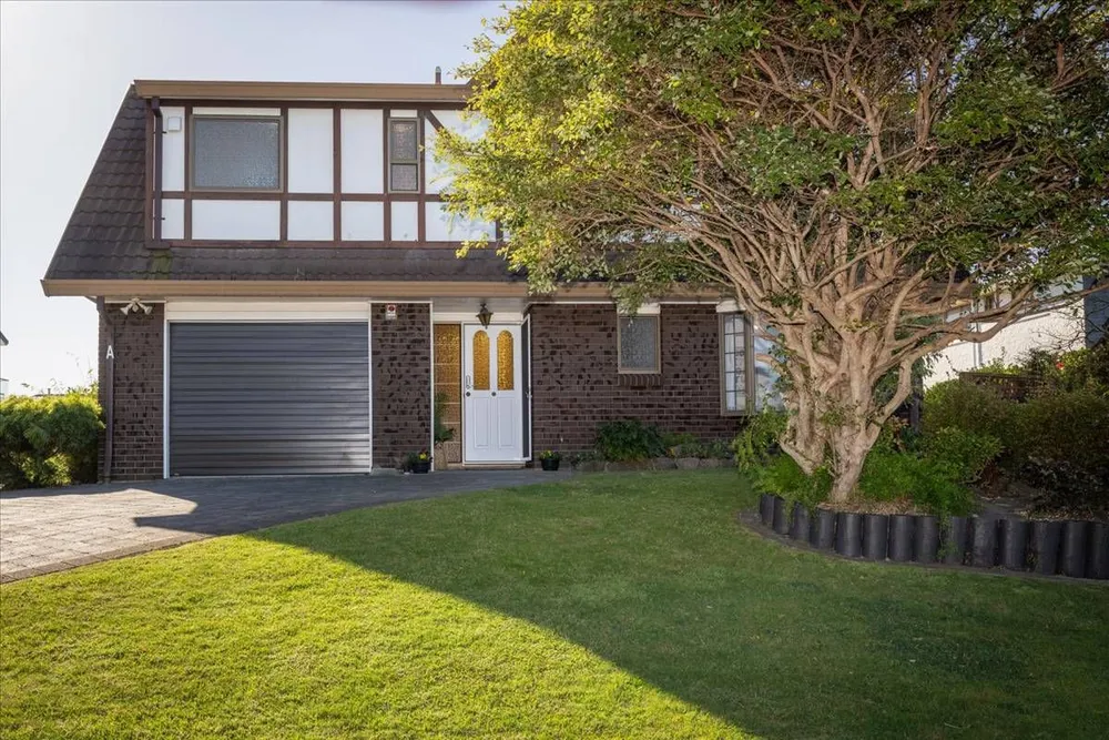 Photos of 15A Cooneys Drive