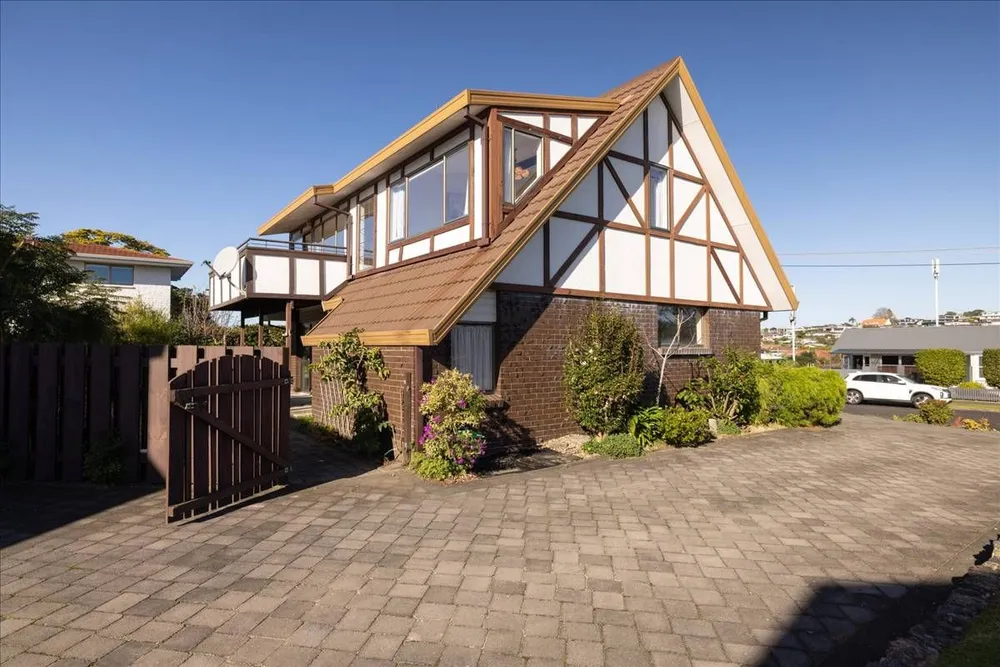 Photos of 15A Cooneys Drive