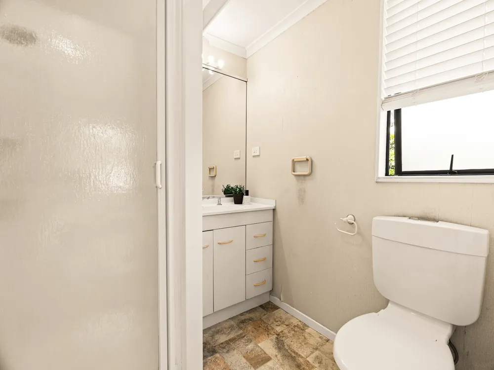 Photos of 2 Luculia Drive