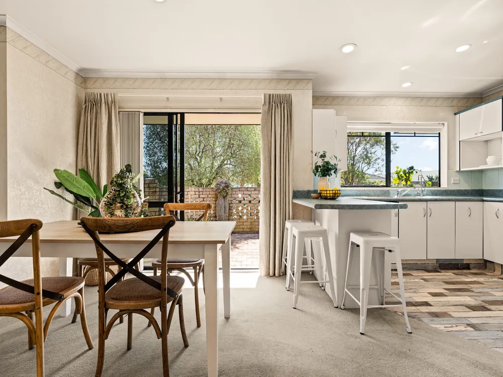 Photos of 2 Luculia Drive