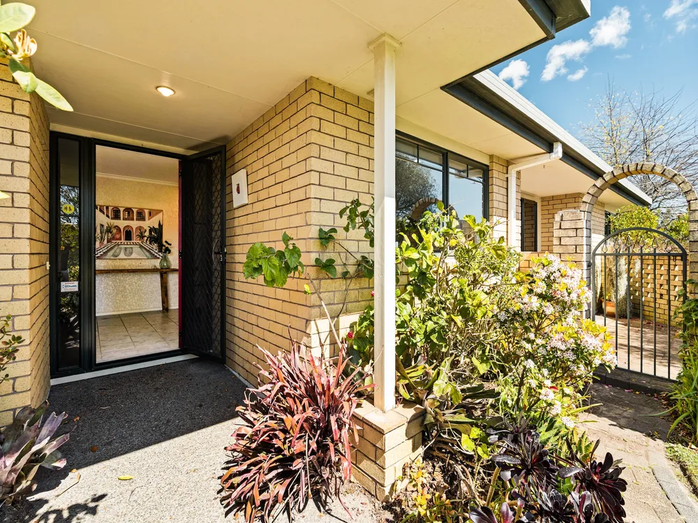 Photos of 2 Luculia Drive