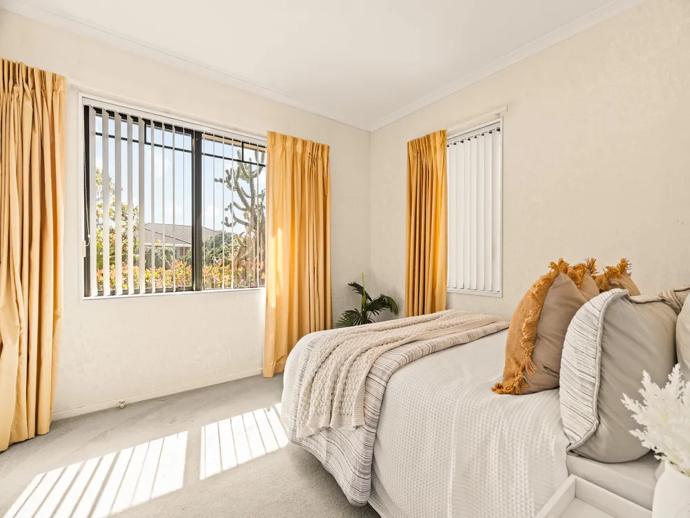 Photos of 2 Luculia Drive