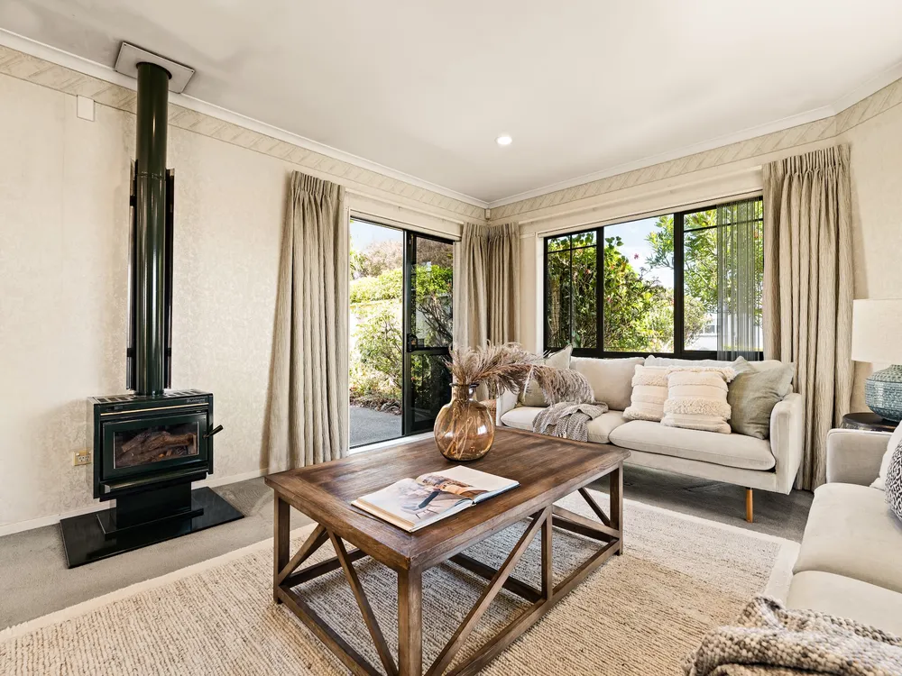 Photos of 2 Luculia Drive