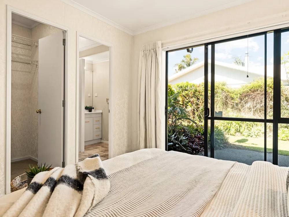 Photos of 2 Luculia Drive