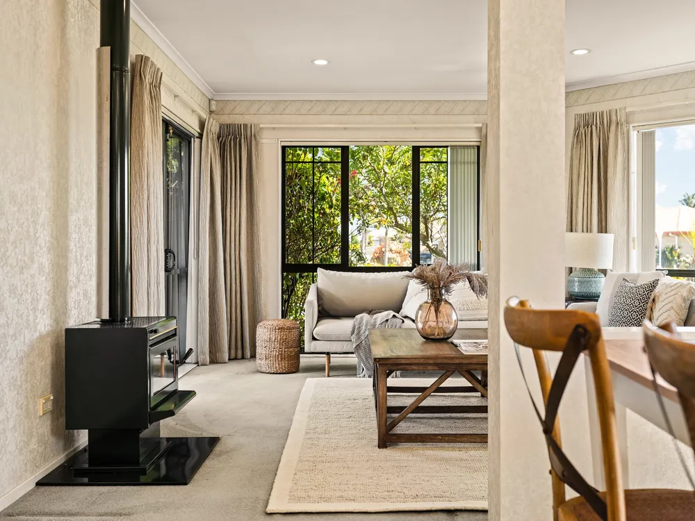 Photos of 2 Luculia Drive
