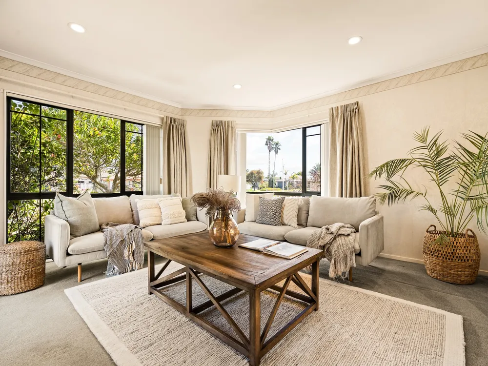 Photos of 2 Luculia Drive
