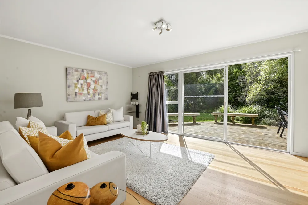 Photos of 15 Sartors Avenue