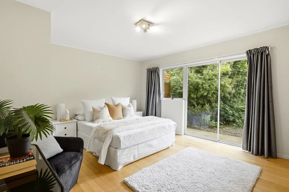 Photos of 15 Sartors Avenue