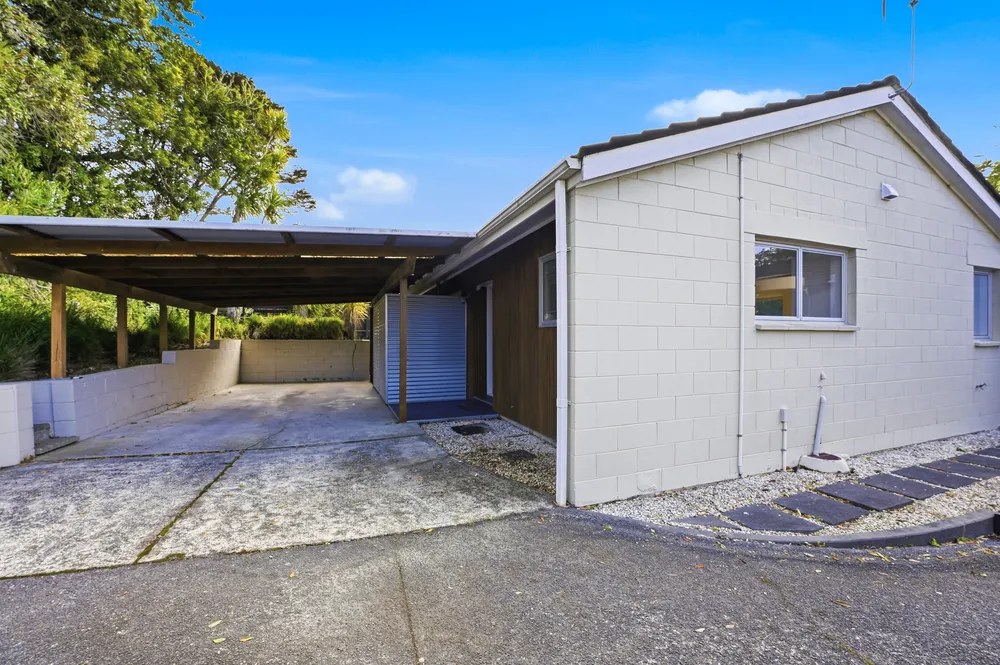 Photos of 15 Sartors Avenue