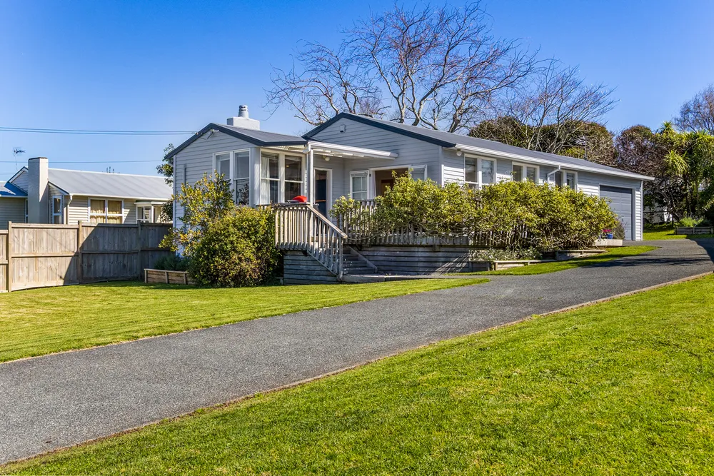 Photos of 11 Silverton Avenue