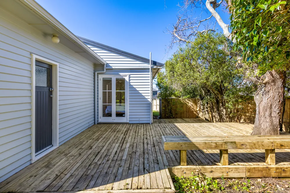 Photos of 11 Silverton Avenue