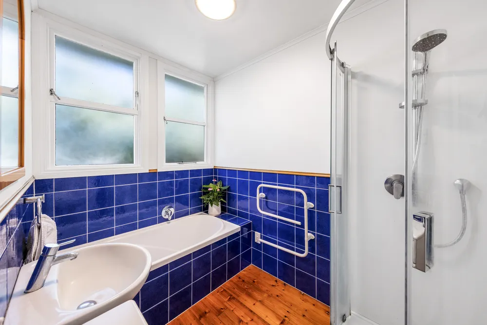 Photos of 11 Silverton Avenue