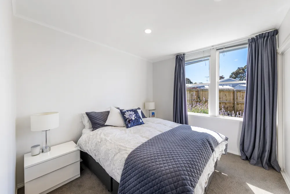 Photos of 11 Silverton Avenue