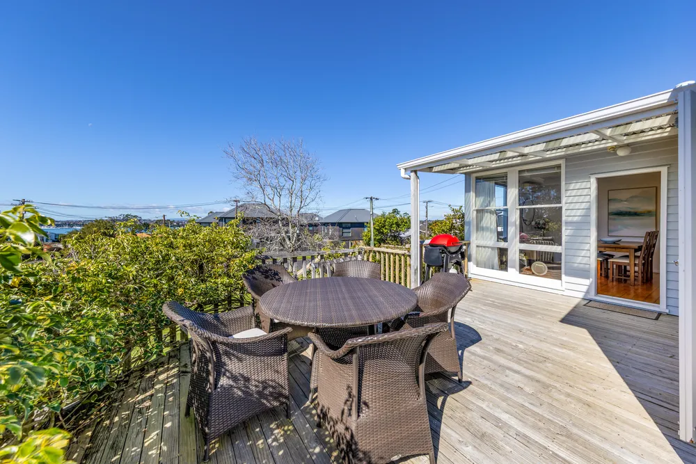 Photos of 11 Silverton Avenue