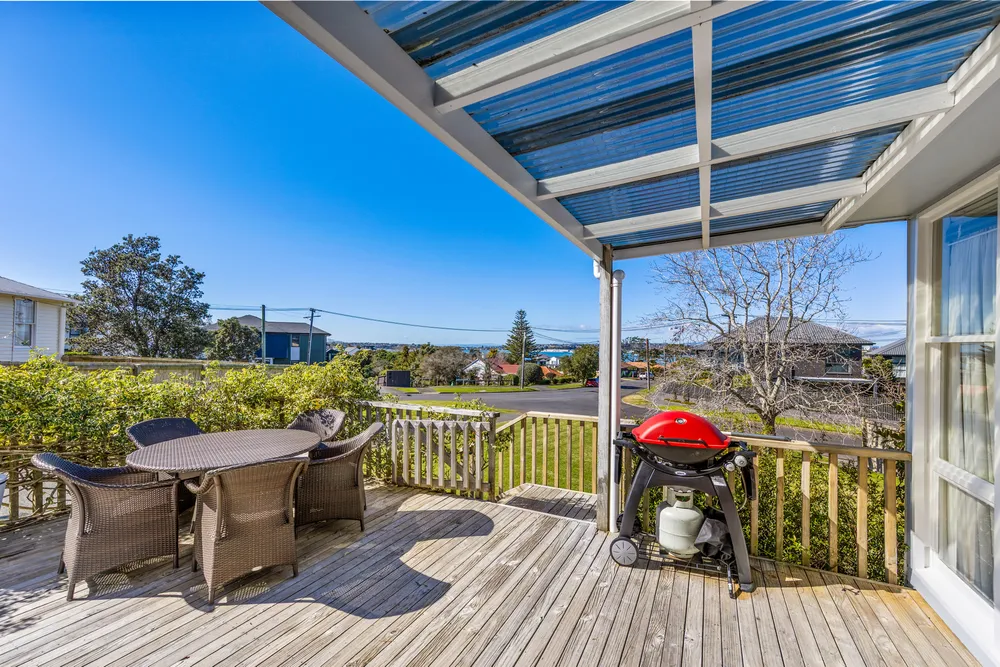 Photos of 11 Silverton Avenue