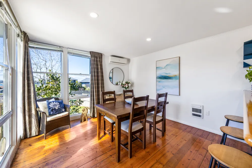 Photos of 11 Silverton Avenue