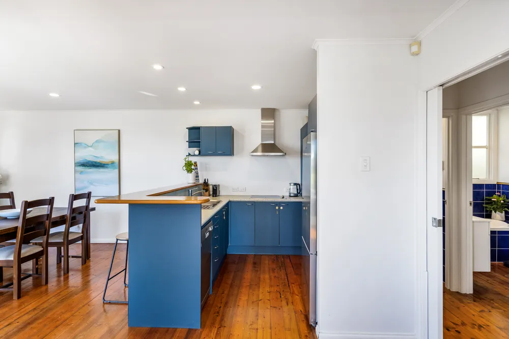 Photos of 11 Silverton Avenue