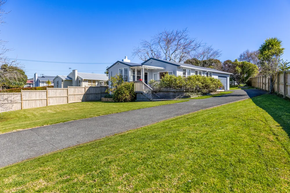 Photos of 11 Silverton Avenue
