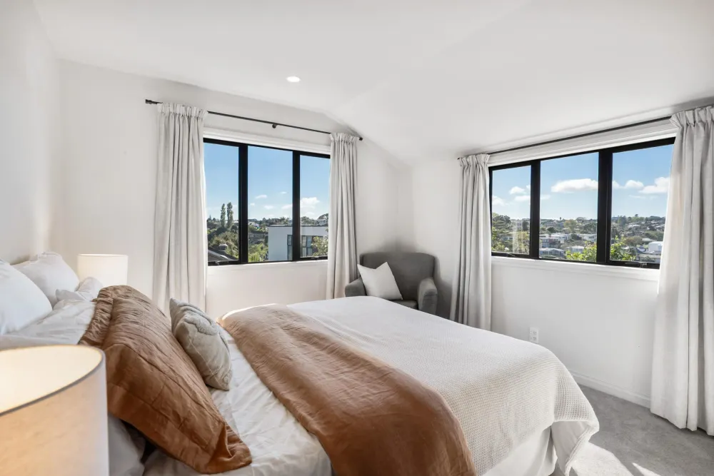 Photos of 115A Lucerne Road