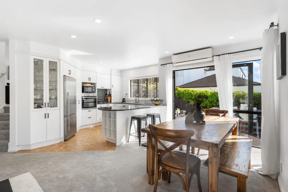 Photos of 115A Lucerne Road