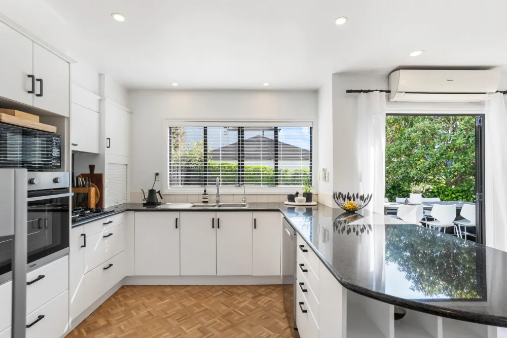 Photos of 115A Lucerne Road