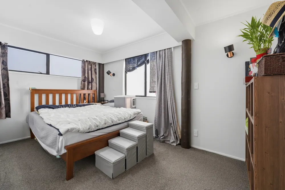 Photos of 85 Oaktree Avenue